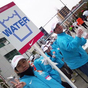 2013.03.29_sumiyoshi_blog_1 給水所のボランティア風景