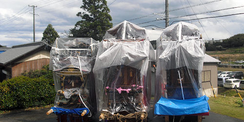 2013.05.02_sanpo_1 カッパをかぶせた山車