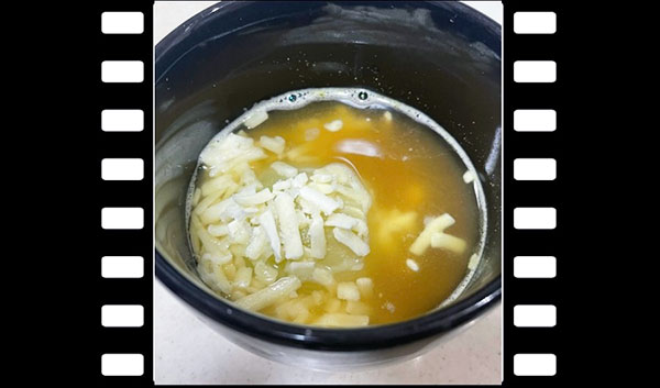レンジで簡単！！オニオングラタンスープを作ってみた！
