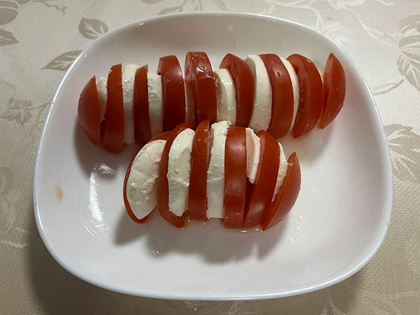 トマトを使ってお酒に合うおつまみ作りに挑戦！