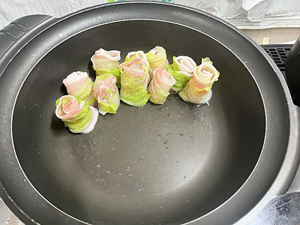 美味しい！ポカポカに温まる！『白菜と豚ロースのロール白菜』を作ってみた！