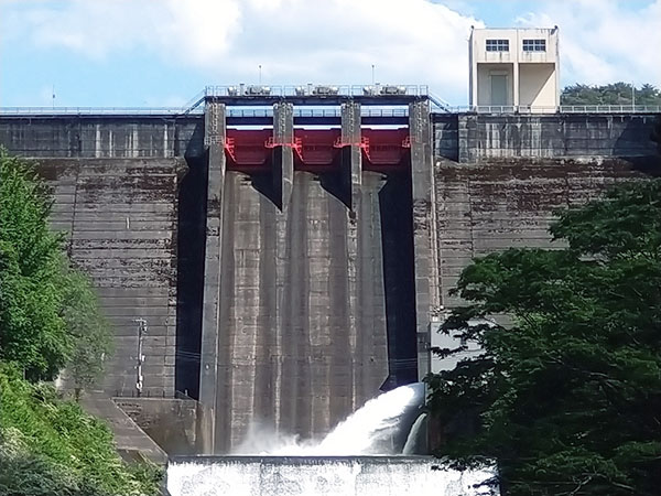 自然の中にある巨大な建造物に圧倒される！！ 豊田市羽布町にある『羽布ダム』