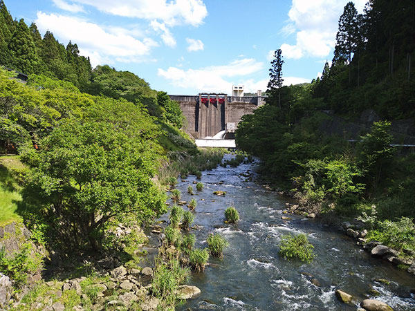 自然の中にある巨大な建造物に圧倒される！！ 豊田市羽布町にある『羽布ダム』