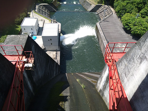 自然の中にある巨大な建造物に圧倒される！！ 豊田市羽布町にある『羽布ダム』