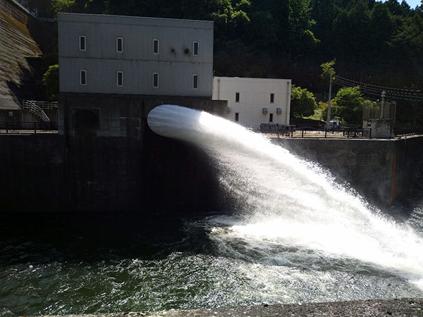 自然の中にある巨大な建造物に圧倒される！！ 豊田市羽布町にある『羽布ダム』