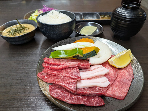 上質な知多牛を味わうなら半田市住吉町の『焼肉家 牛車』で決まり! 上質な知多牛を味わうなら半田市住吉町の『焼肉家 牛車』で決まり!