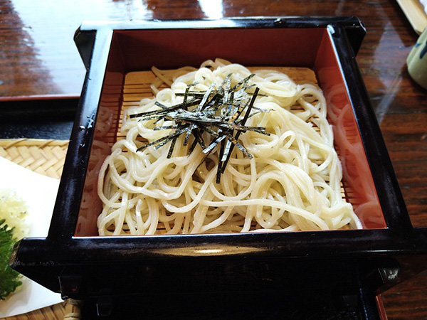 冬は味噌煮込うどん、夏は冷たいそばが人気！天ぷらもサクサク美味しい、東海市にある手打めん処『喜代志』