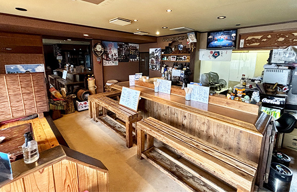 店内(客席) 店内(客席)