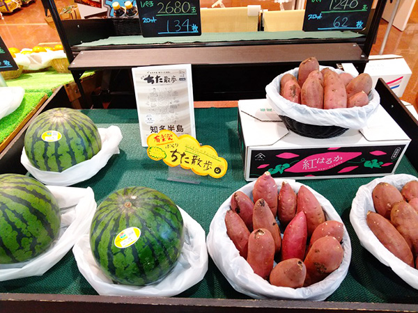 果物売り場②