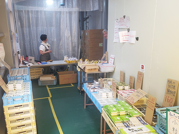 朝市店内