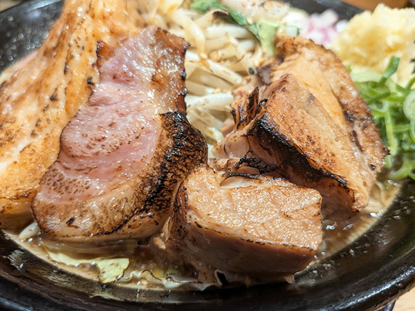 大きなチャーシュー 大きなチャーシュー