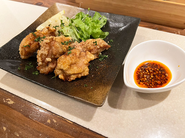 三河鳥の唐揚げハリッサソース